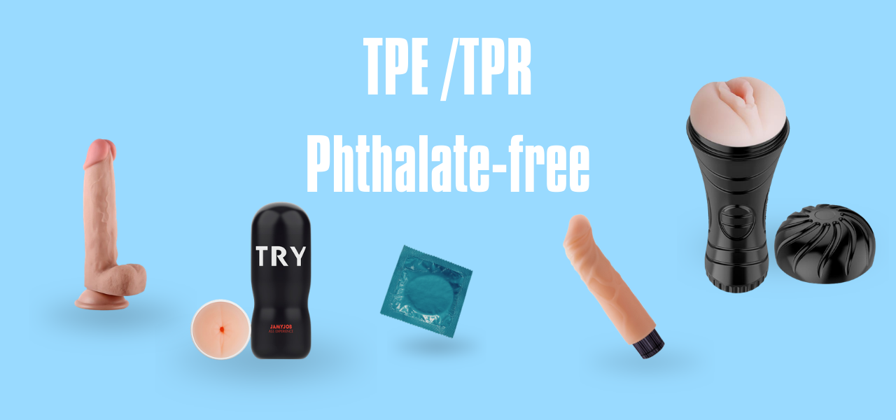 Εικόνα με sex toys από TPE/TPR σε ουδέτερο φόντο, περιλαμβάνει dildo με όρχεις, αυνανιστήρι τύπου vagina, αυνανιστήρι τύπου anus και ρεαλιστικό δονητή χωρίς όρχεις, με λευκή επιγραφή 'TPE/TPR Phthalate Free'.